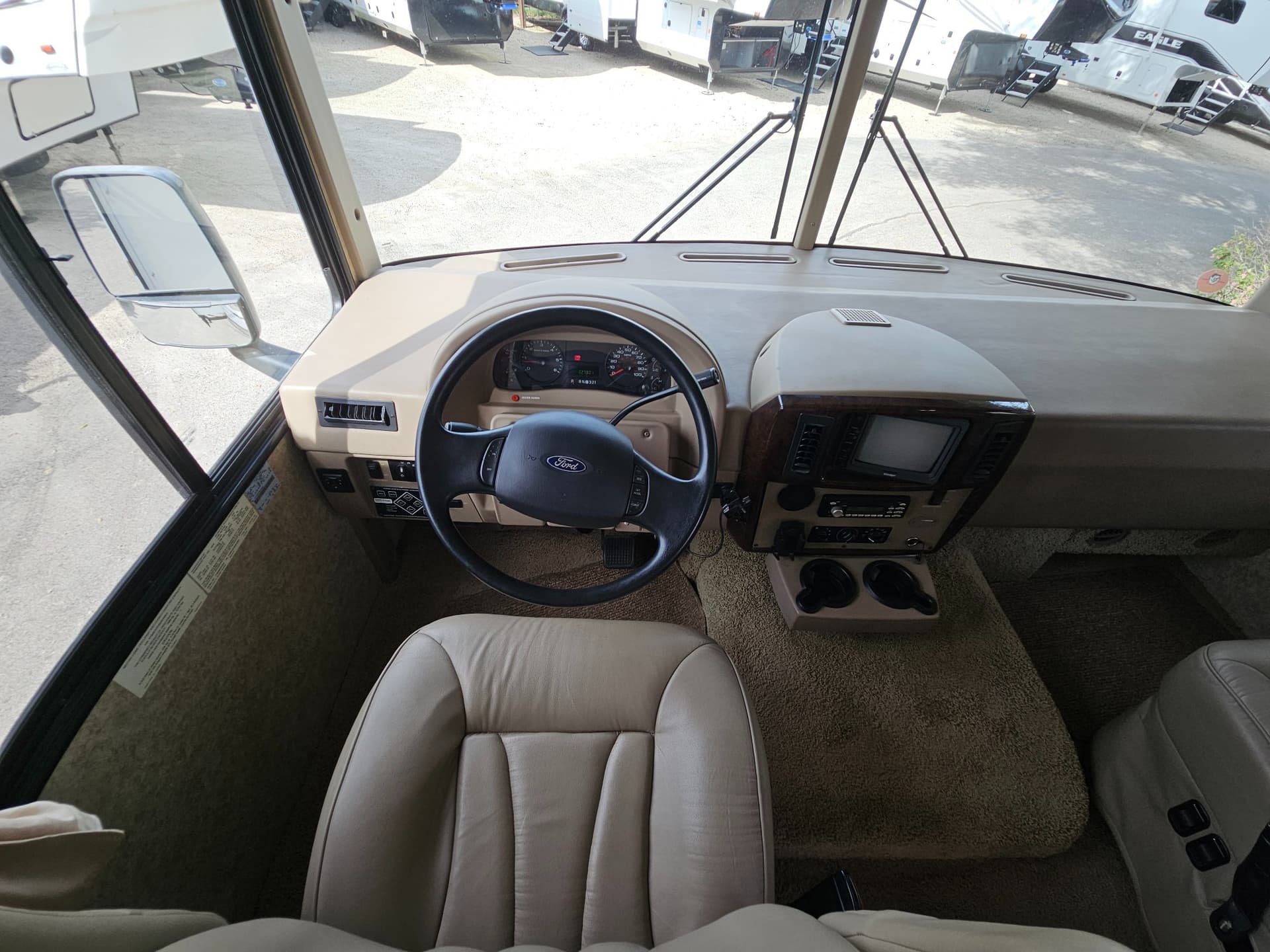 2009 Winnebago 2009 Winnebago Vista - thumbnail 32