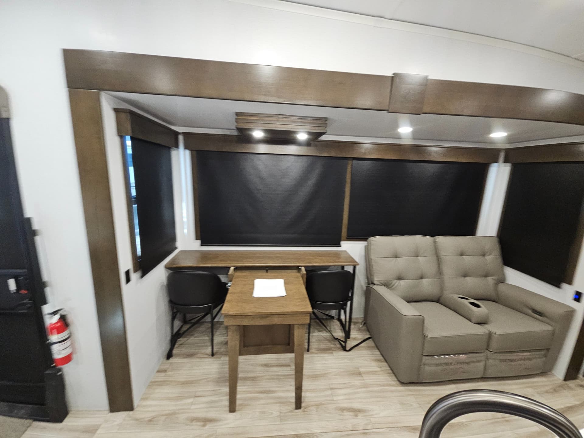 2026 Keystone RV 2026 Keystone RV Montana High Country - thumbnail 8