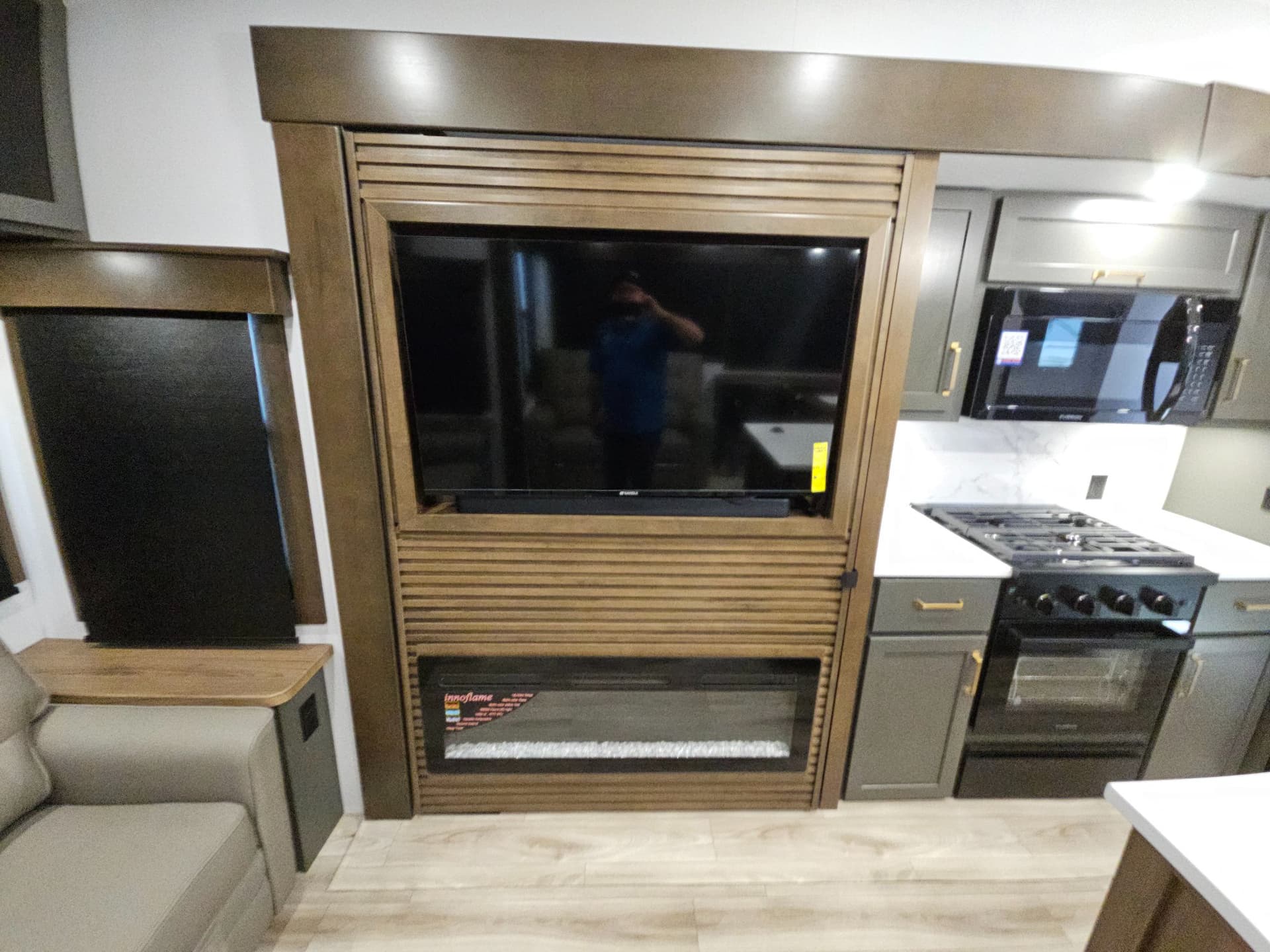 2026 Keystone RV 2026 Keystone RV Montana High Country - thumbnail 14