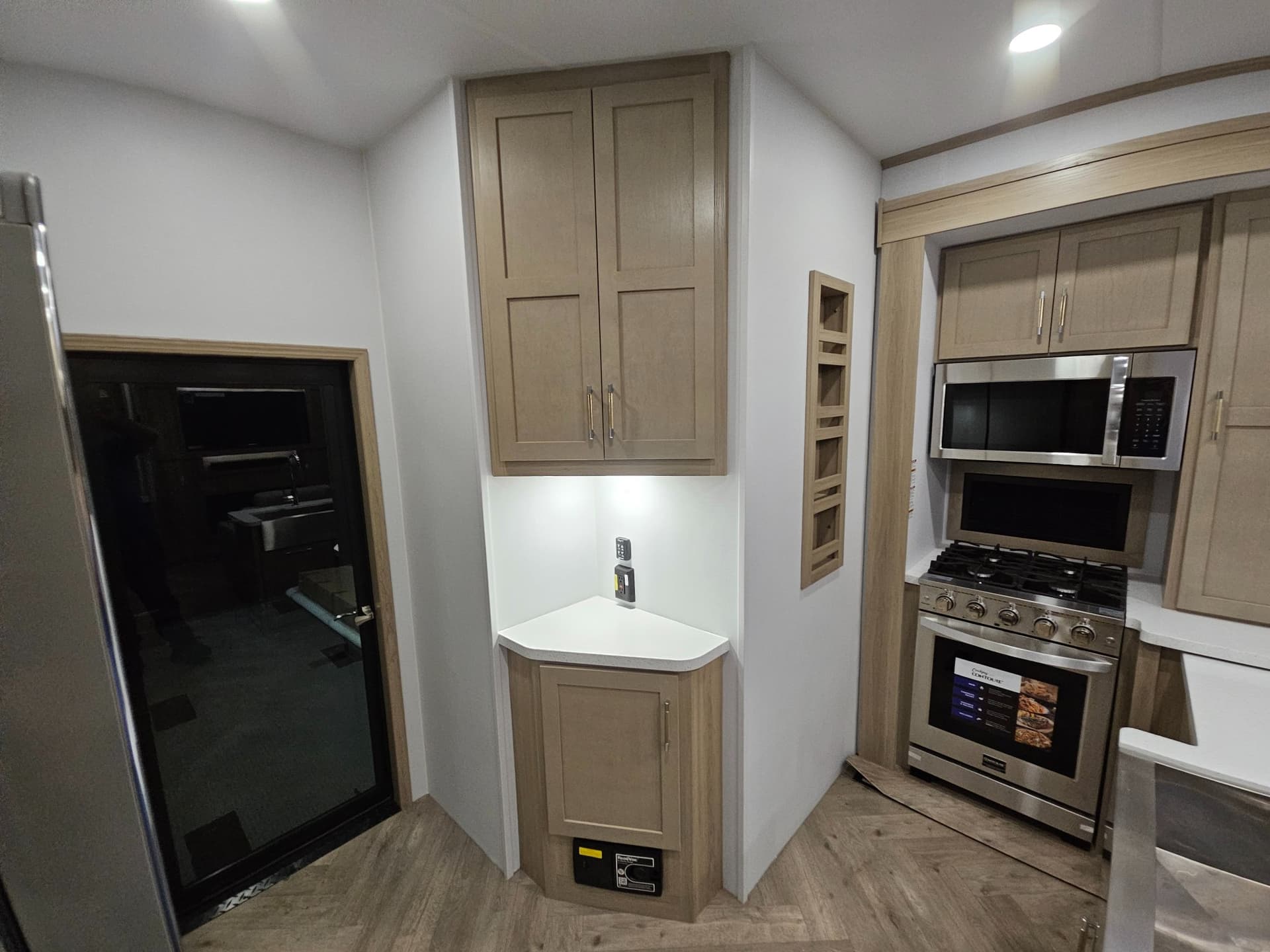 2026 Keystone RV 2026 Keystone RV Raptor - thumbnail 12