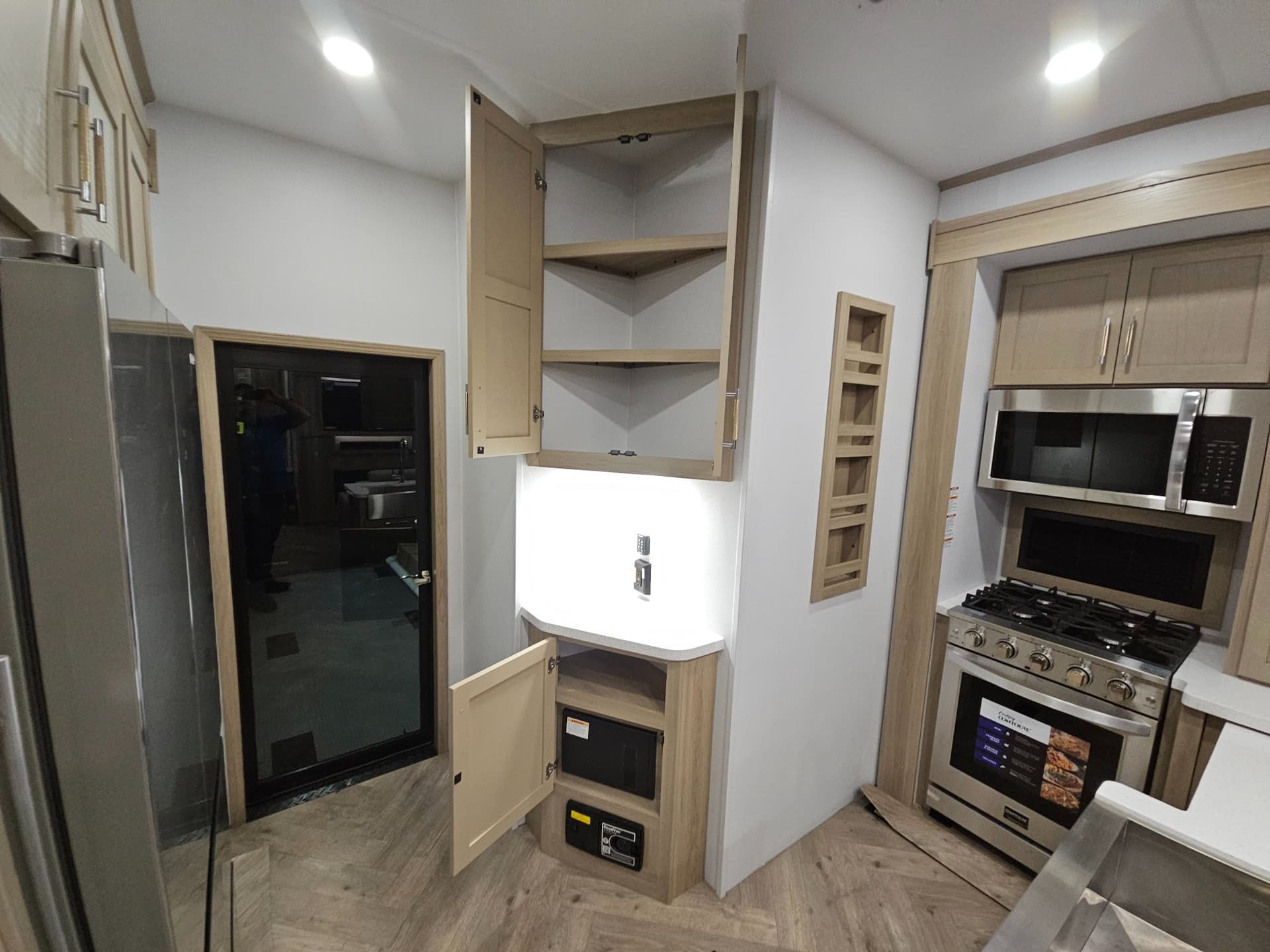 2026 Keystone RV 2026 Keystone RV Raptor - thumbnail 13