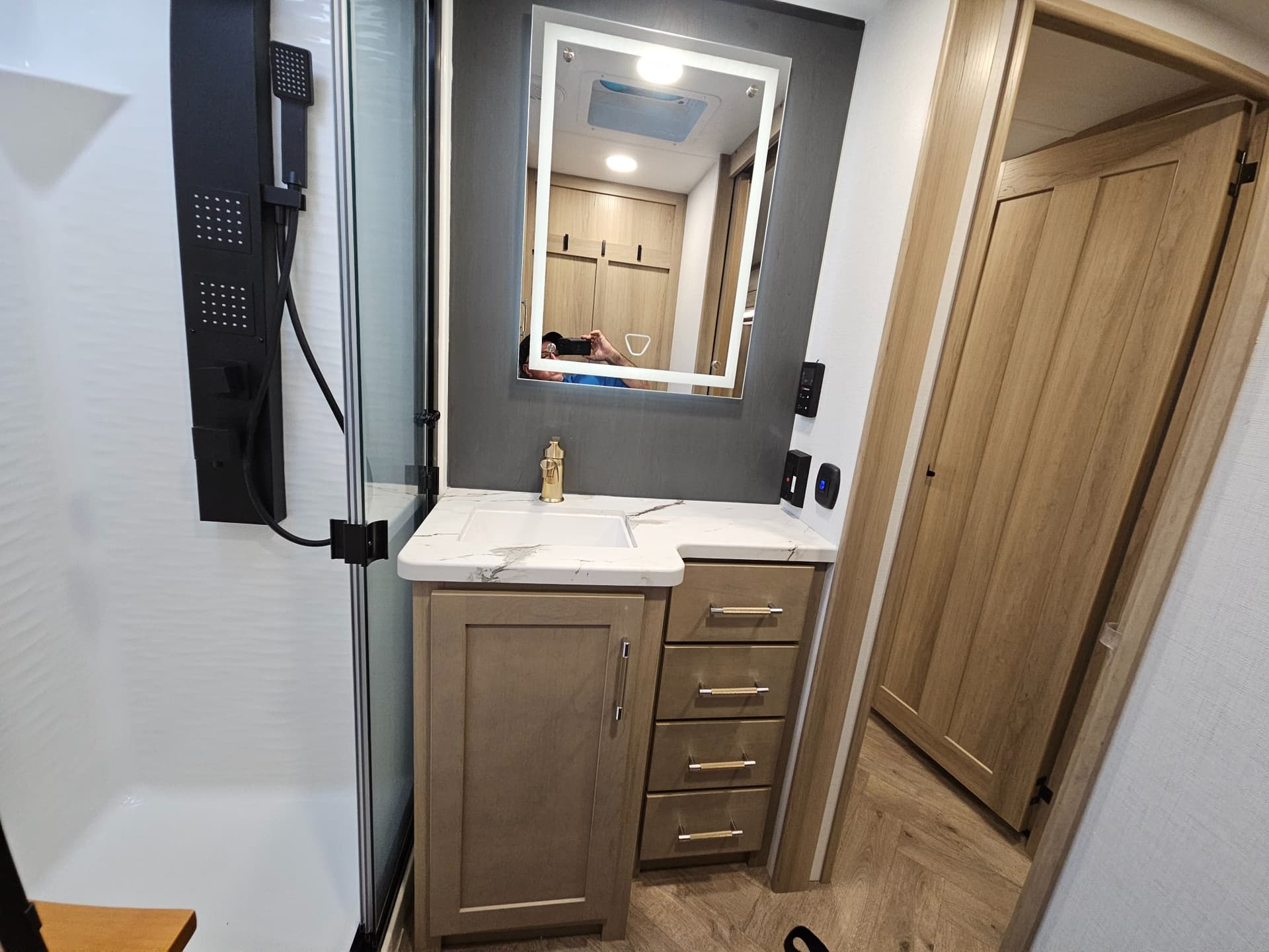 2026 Keystone RV 2026 Keystone RV Raptor - thumbnail 27