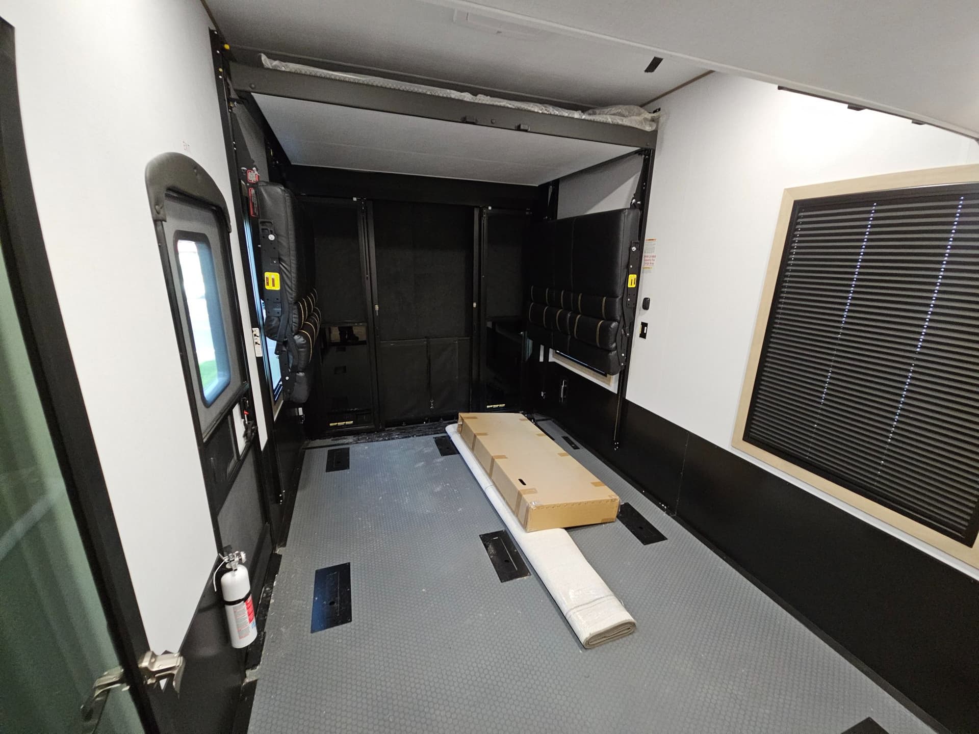 2026 Keystone RV 2026 Keystone RV Raptor - thumbnail 37