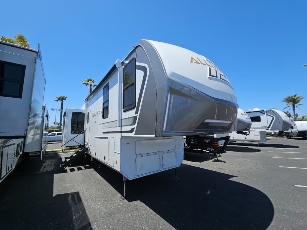 2025 Alliance RV Paradigm 340RL