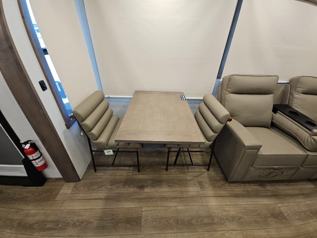 2025 Alliance RV 2025 Alliance RV Paradigm - thumbnail 12