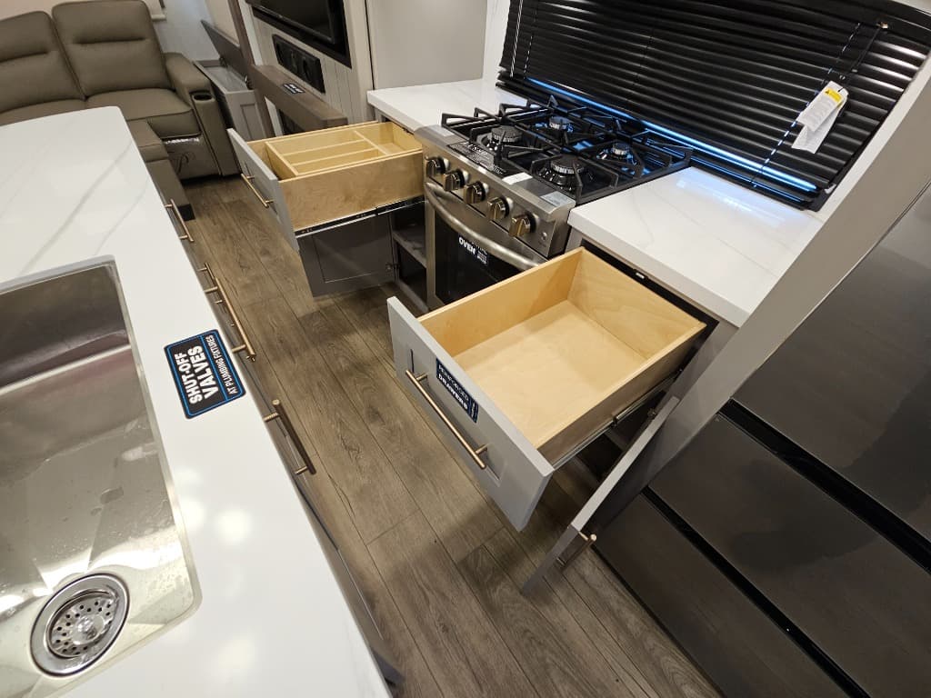 2025 Alliance RV 2025 Alliance RV Paradigm - thumbnail 30