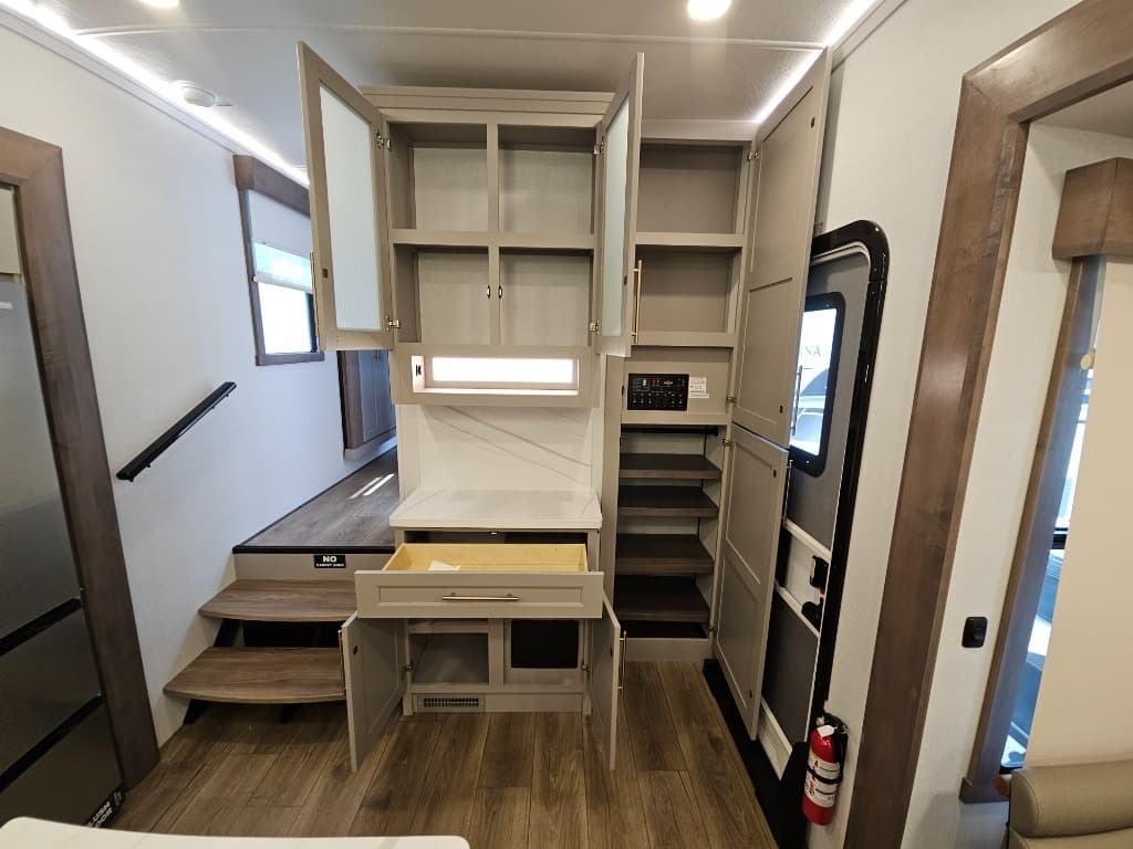 2025 Alliance RV 2025 Alliance RV Paradigm - thumbnail 34