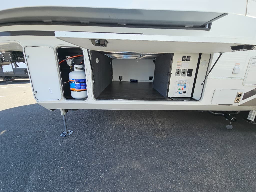 2025 Alliance RV 2025 Alliance RV Paradigm - thumbnail 63