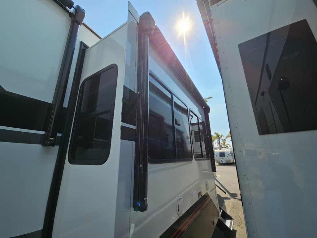 2026 Alliance RV 2026 Alliance RV Valor - thumbnail 19