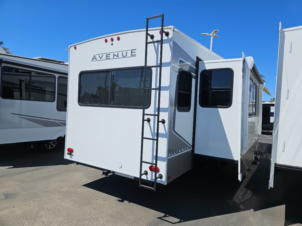 2026 Alliance RV 2026 Alliance RV Avenue - thumbnail 3