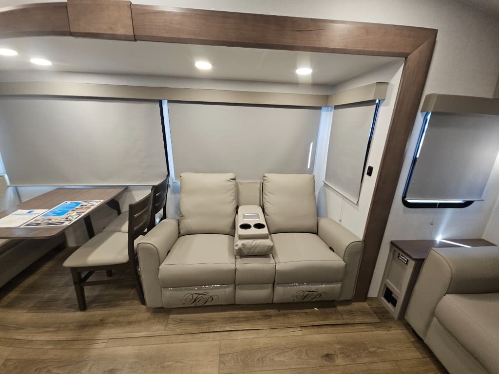 2026 Alliance RV 2026 Alliance RV Avenue - thumbnail 13