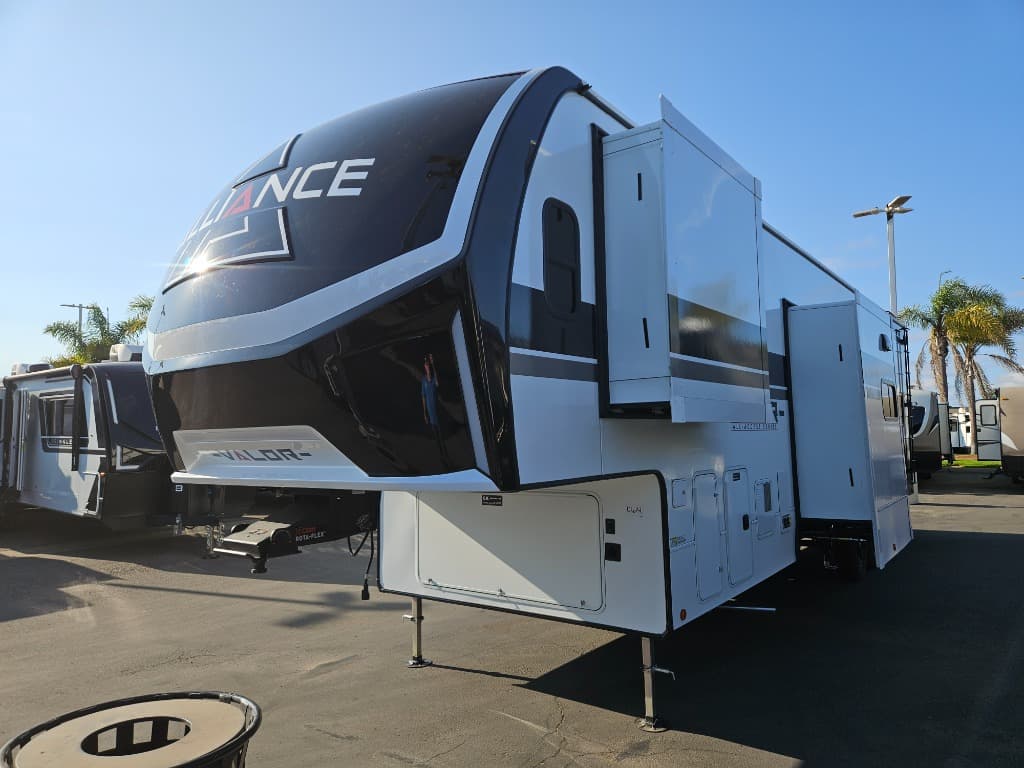 2026 Alliance RV 2026 Alliance RV Valor - thumbnail 7