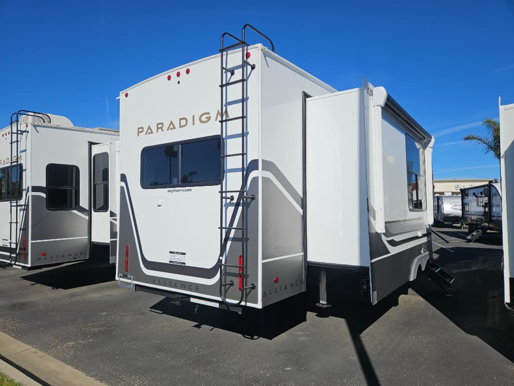 2026 Alliance RV 2026 Alliance RV Paradigm - thumbnail 2