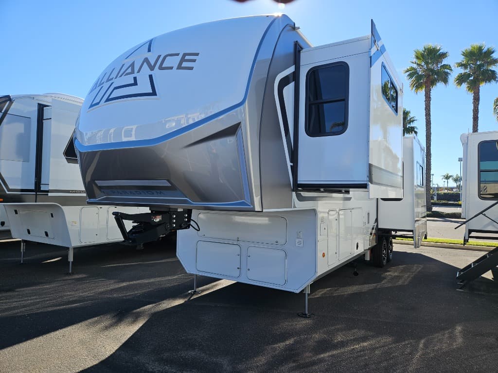 2026 Alliance RV 2026 Alliance RV Paradigm - thumbnail 5