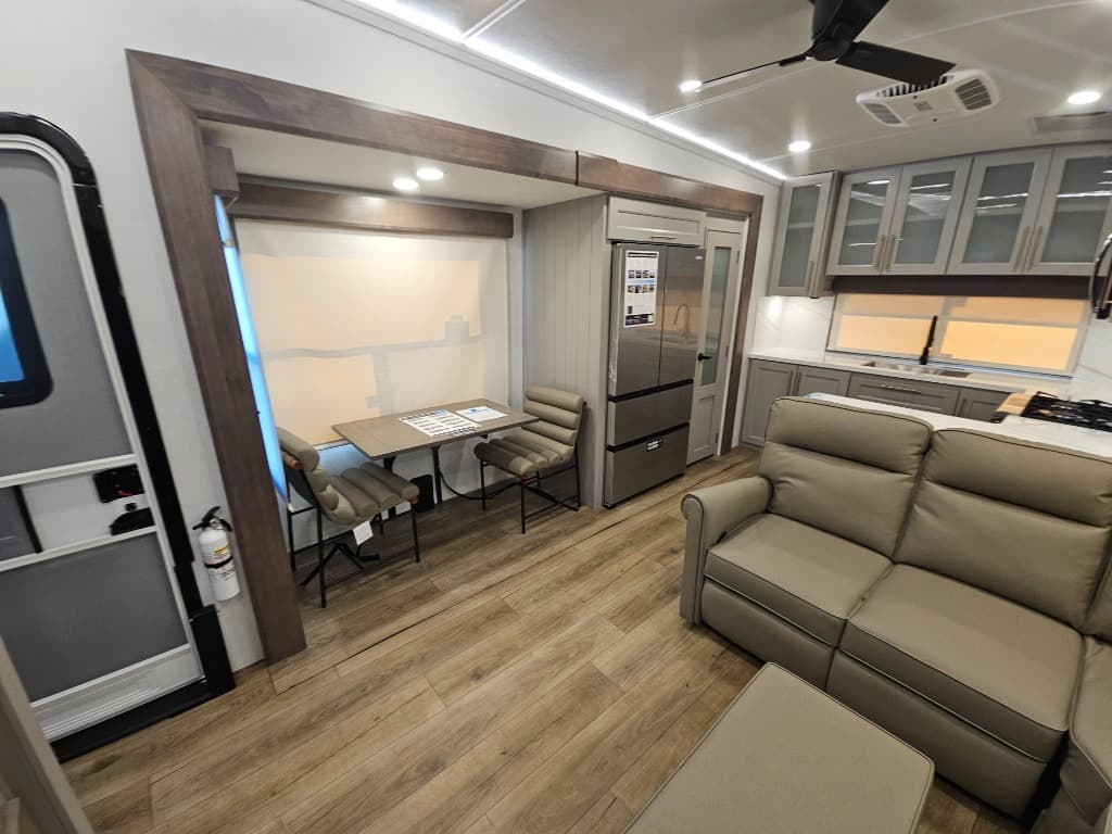 2026 Alliance RV 2026 Alliance RV Paradigm - thumbnail 8