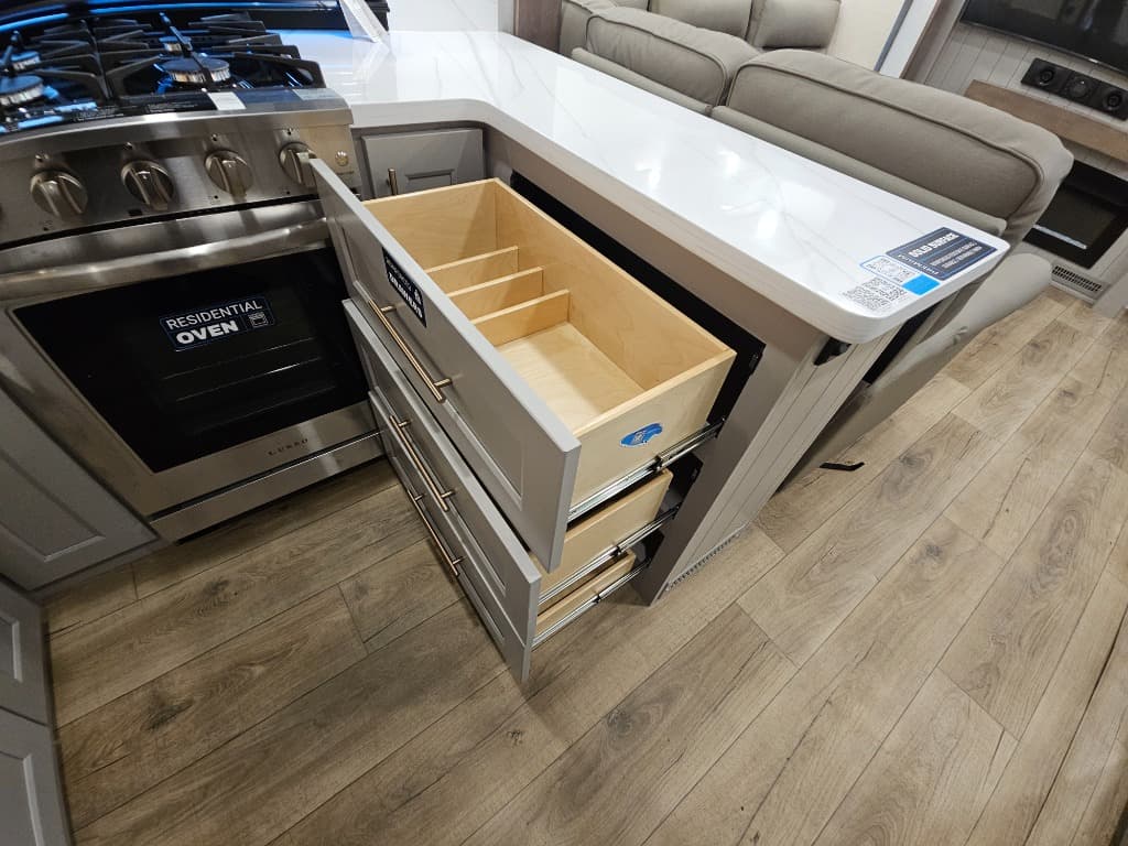 2026 Alliance RV 2026 Alliance RV Paradigm - thumbnail 24