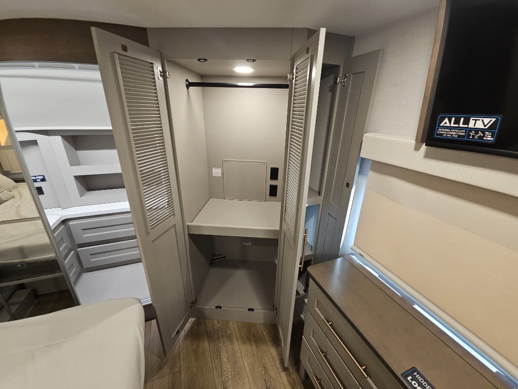 2026 Alliance RV 2026 Alliance RV Paradigm - thumbnail 45