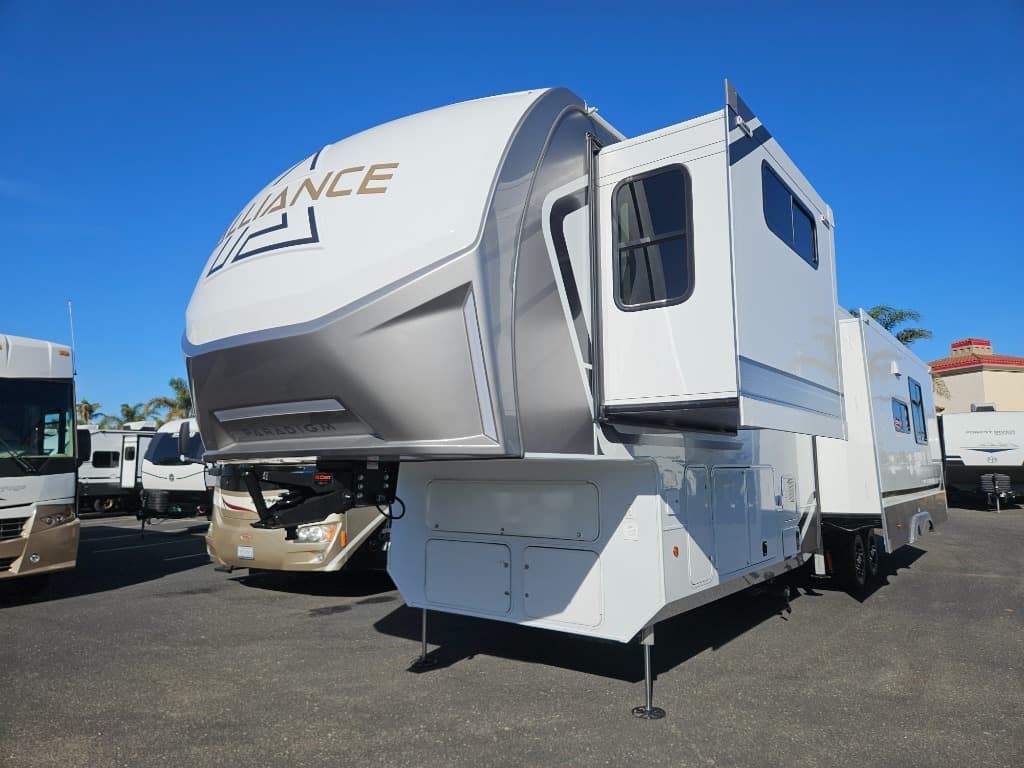 2026 Alliance RV 2026 Alliance RV Paradigm - thumbnail 6