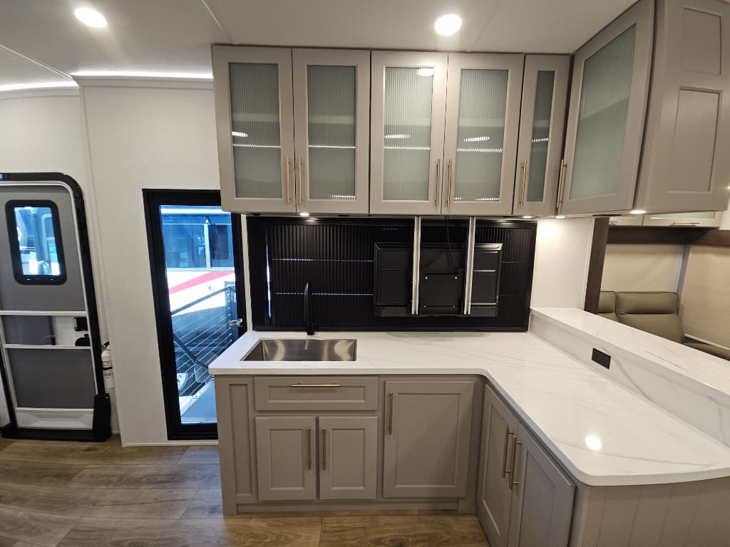 2026 Alliance RV 2026 Alliance RV Paradigm - thumbnail 27