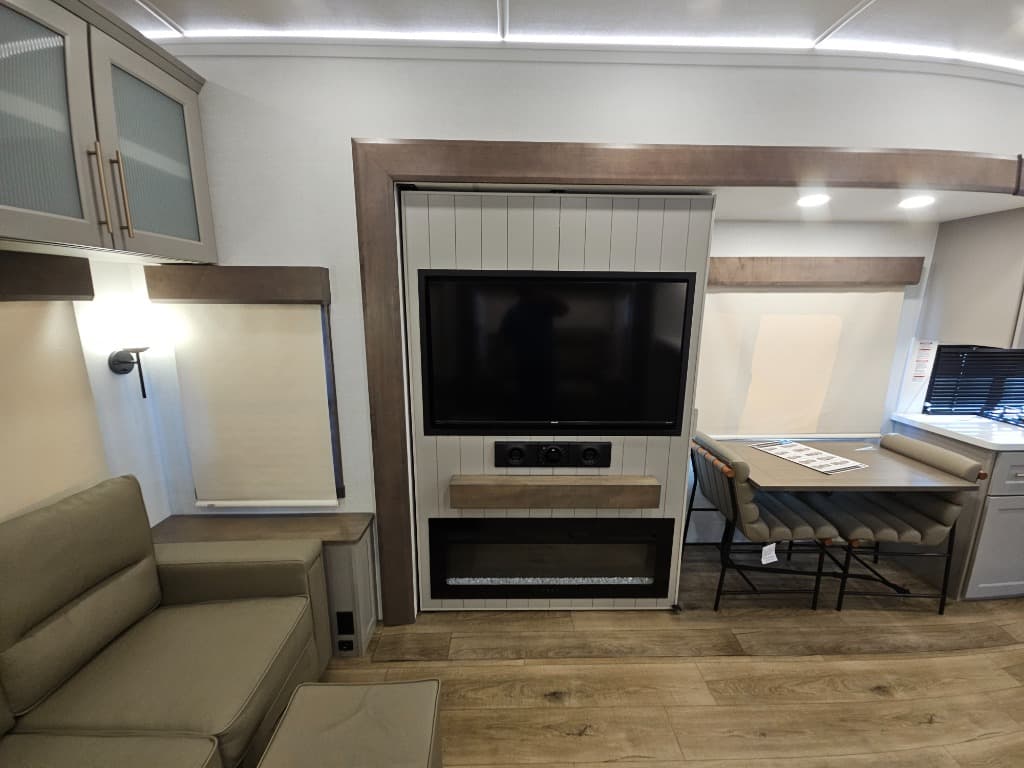 2026 Alliance RV 2026 Alliance RV Paradigm - thumbnail 41