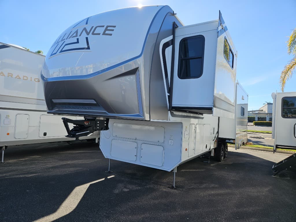 2026 Alliance RV 2026 Alliance RV Paradigm - thumbnail 6