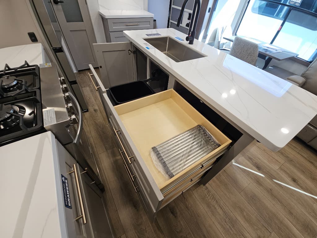 2026 Alliance RV 2026 Alliance RV Paradigm - thumbnail 29