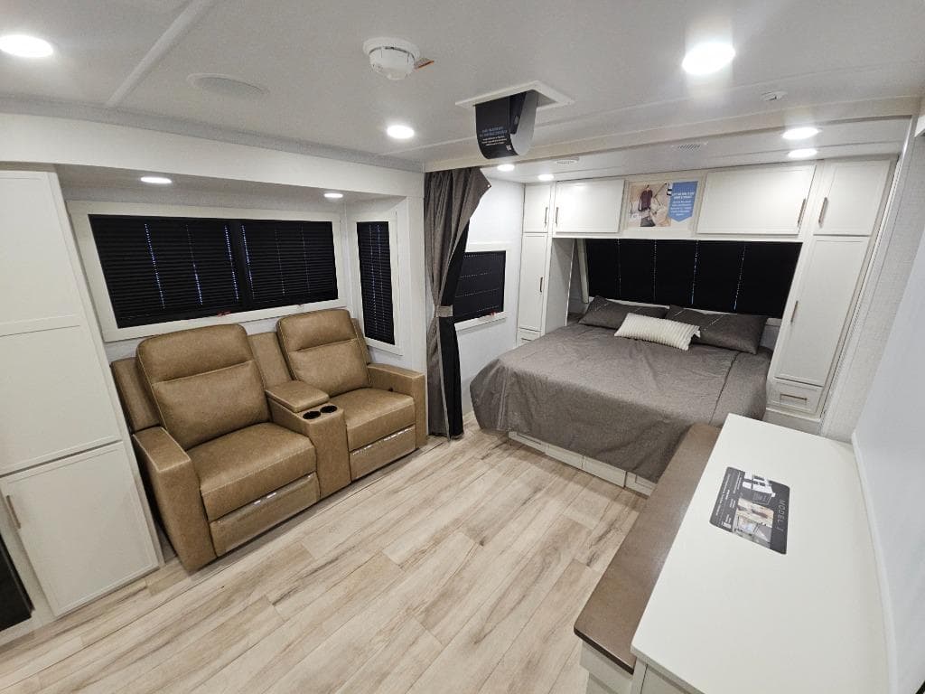 2026 Brinkley RV 2026 Brinkley RV Model I - thumbnail 8