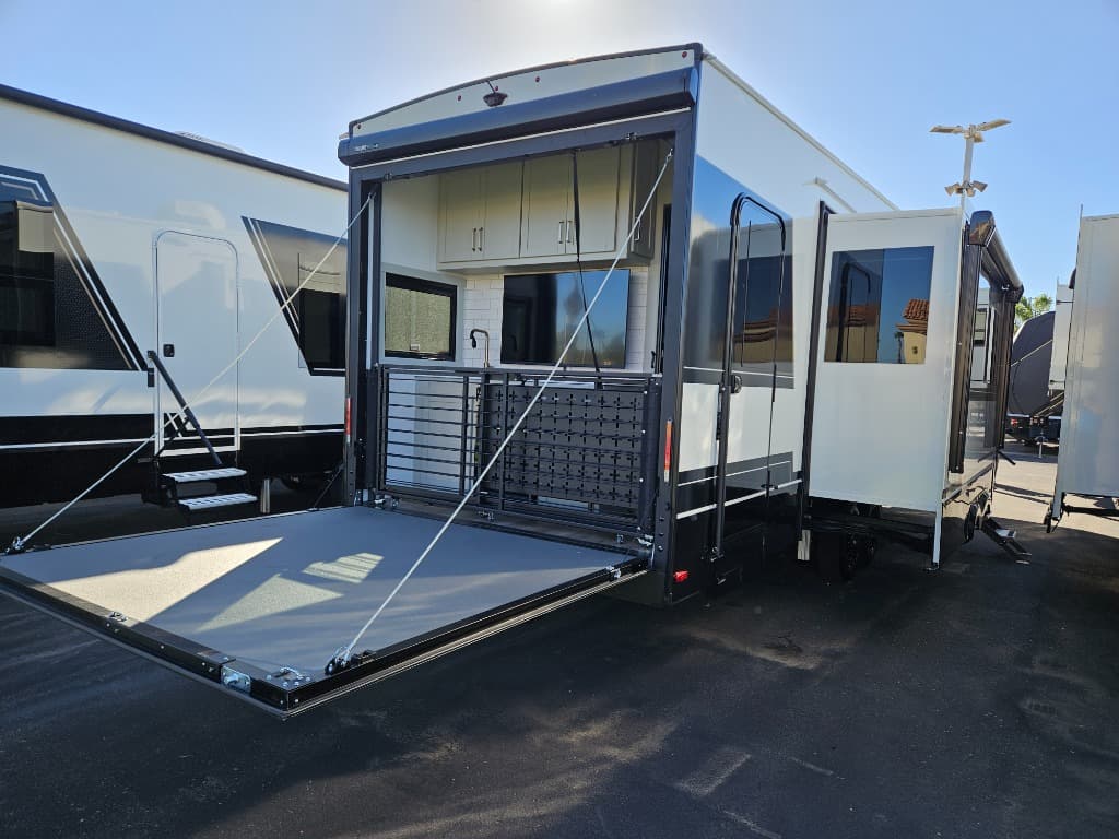 2026 Brinkley RV 2026 Brinkley RV Model Z - thumbnail 3