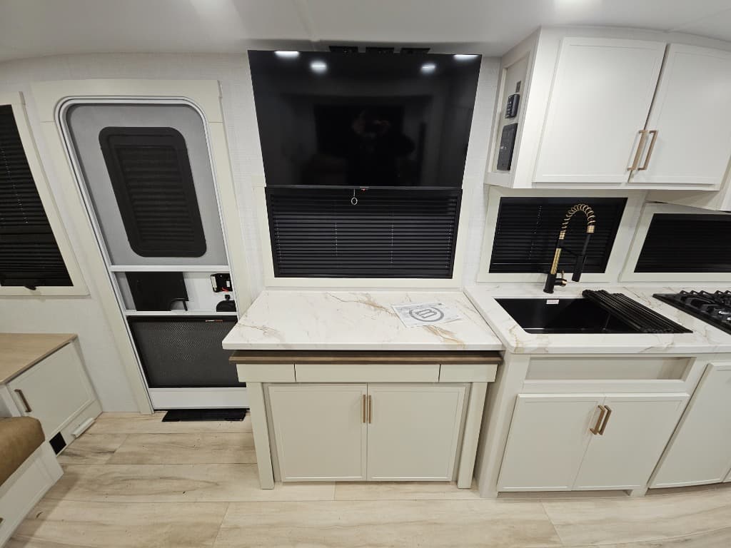 2026 Brinkley RV 2026 Brinkley RV Model I - thumbnail 10