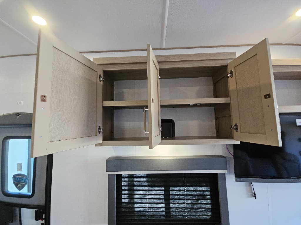 2025 Keystone RV 2025 Keystone RV Raptor Carbon Series - thumbnail 15