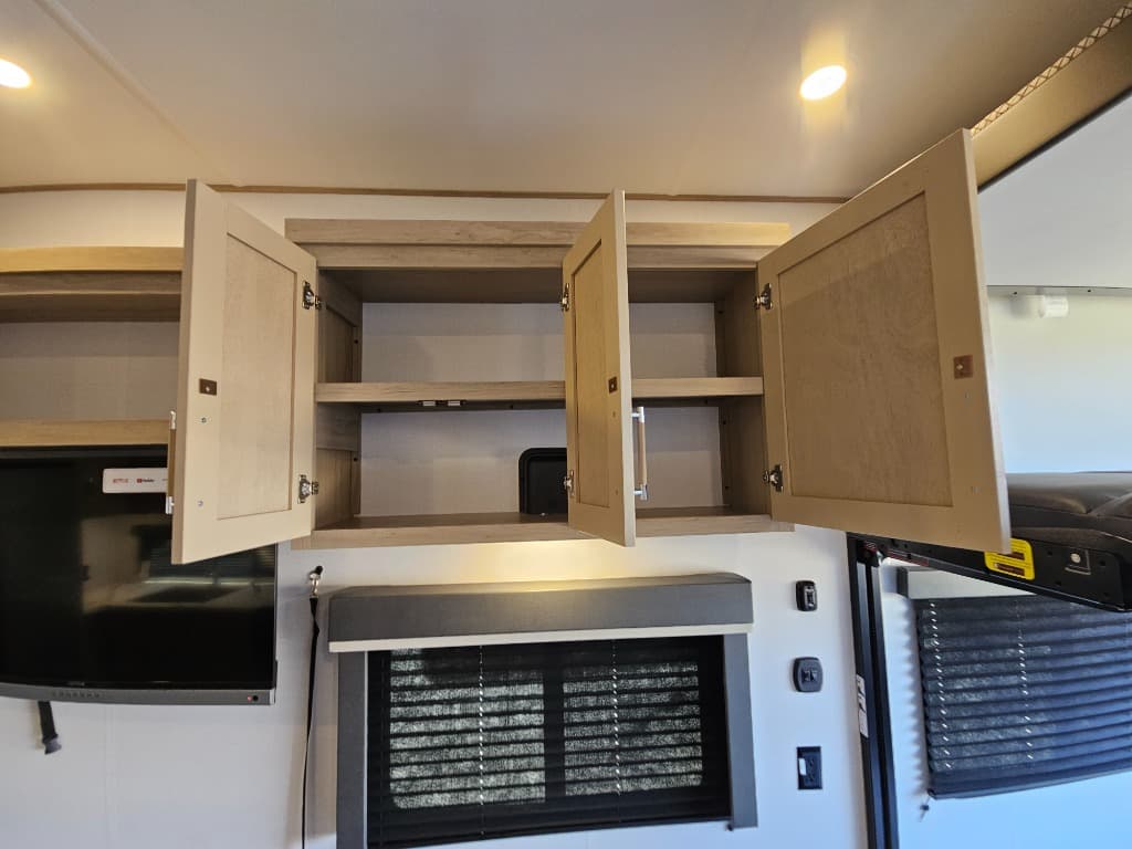 2025 Keystone RV 2025 Keystone RV Raptor Carbon Series - thumbnail 16