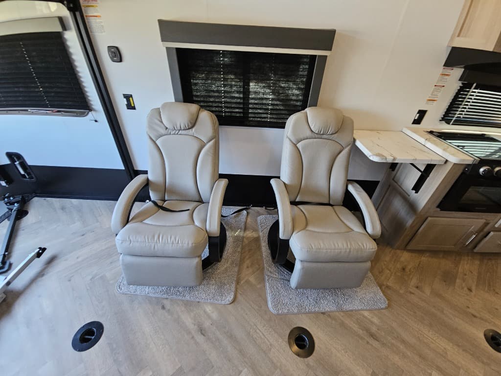 2025 Keystone RV 2025 Keystone RV Raptor Carbon Series - thumbnail 20