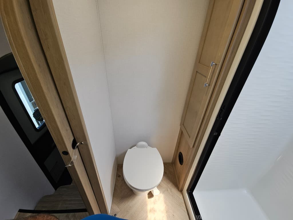 2025 Keystone RV 2025 Keystone RV Raptor Carbon Series - thumbnail 34