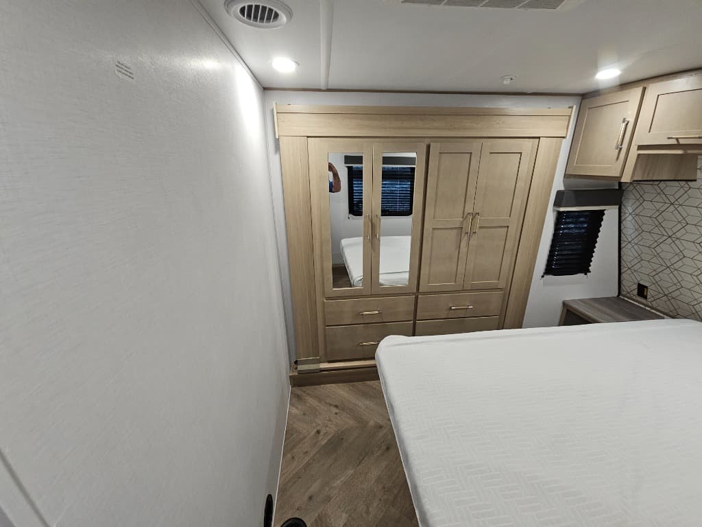 2025 Keystone RV 2025 Keystone RV Raptor Carbon Series - thumbnail 43