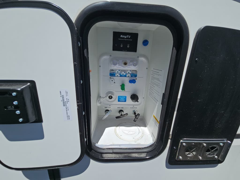 2025 Keystone RV 2025 Keystone RV Raptor Carbon Series - thumbnail 59