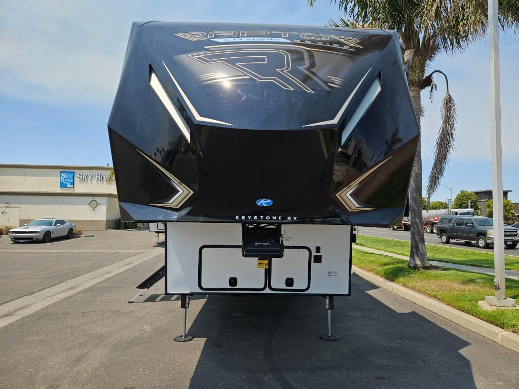 2025 Keystone RV 2025 Keystone RV Raptor Carbon - thumbnail 7