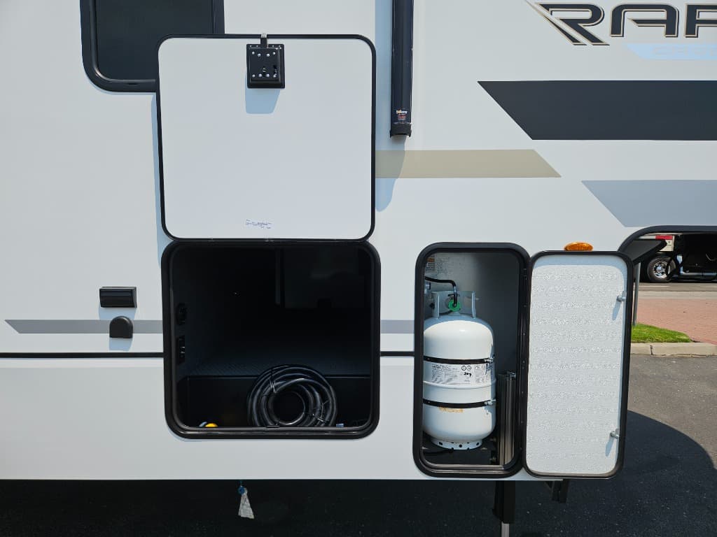 2025 Keystone RV 2025 Keystone RV Raptor Carbon - thumbnail 12