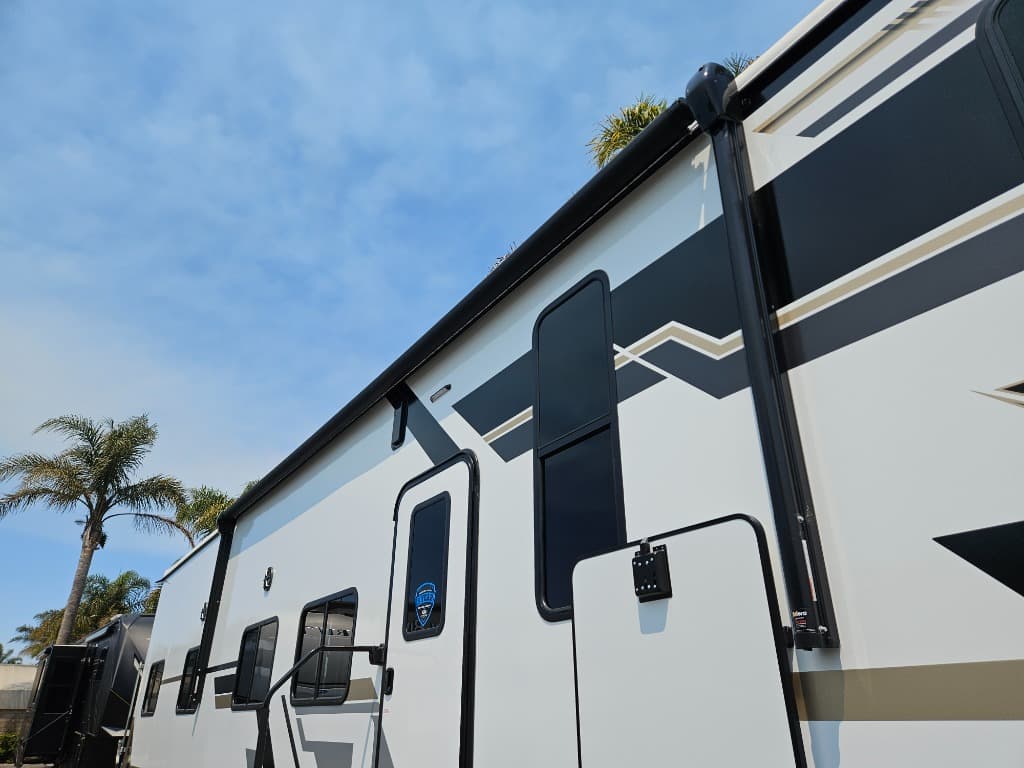 2025 Keystone RV 2025 Keystone RV Raptor Carbon - thumbnail 15