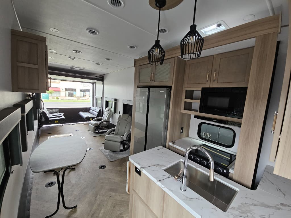 2025 Keystone RV 2025 Keystone RV Raptor Carbon - thumbnail 33