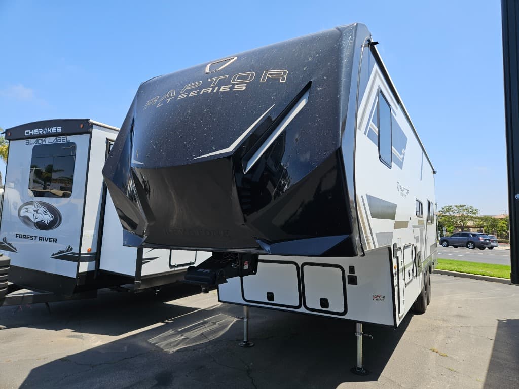 2026 Keystone RV 2026 Keystone RV Raptor Carbon Series - thumbnail 6