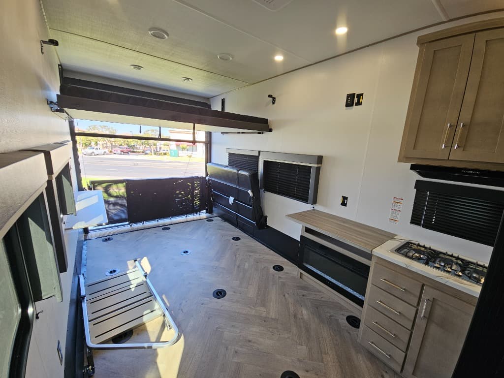 2026 Keystone RV 2026 Keystone RV Raptor Carbon Series - thumbnail 8