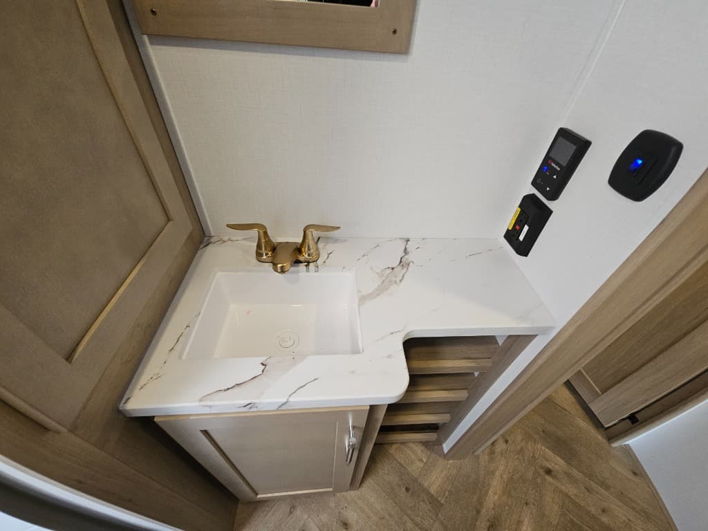 2026 Keystone RV 2026 Keystone RV Raptor Carbon Series - thumbnail 27