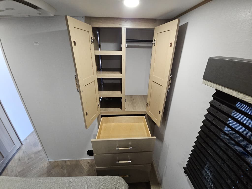 2026 Keystone RV 2026 Keystone RV Raptor Carbon Series - thumbnail 33