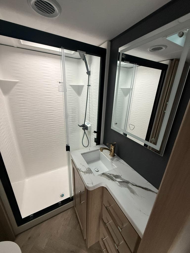 2026 Keystone RV 2026 Keystone RV Raptor Carbon - thumbnail 11