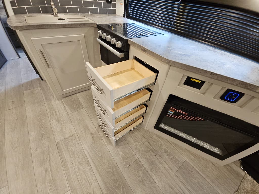 2025 Keystone RV 2025 Keystone RV Cougar Half-Ton - thumbnail 19