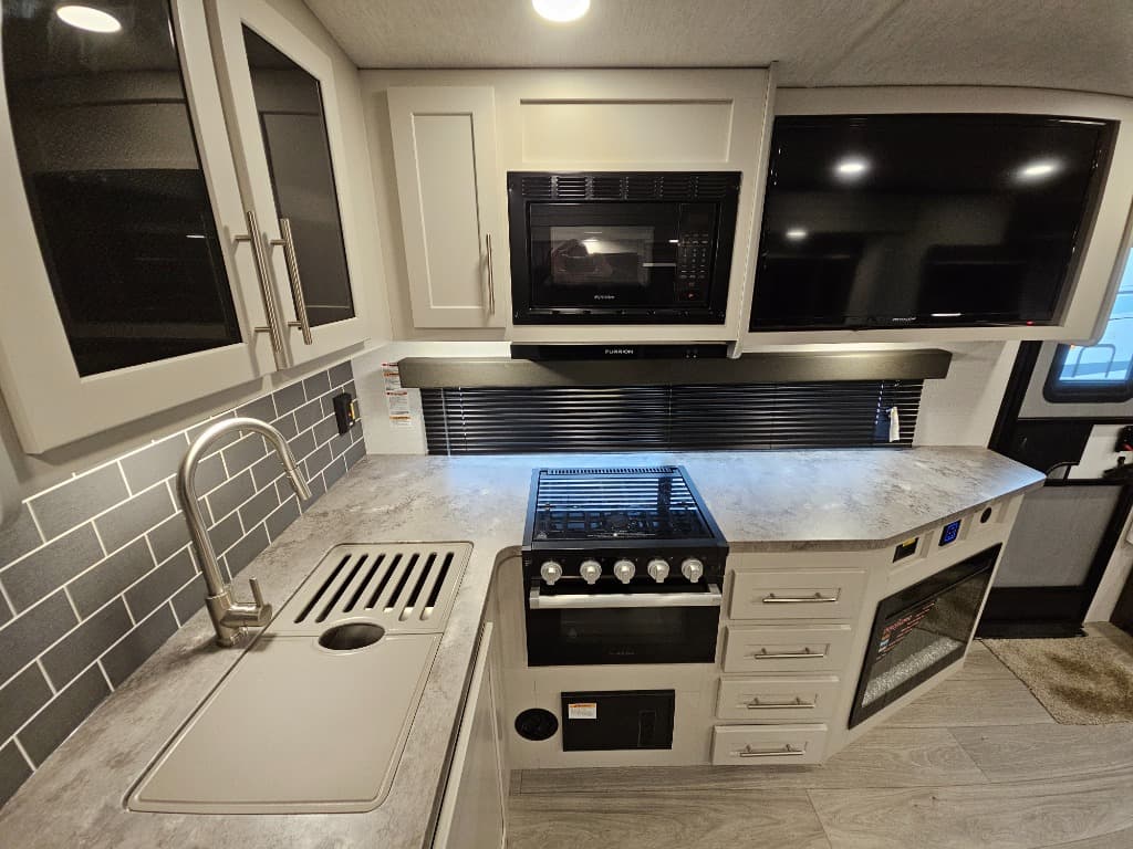 2025 Keystone RV 2025 Keystone RV Cougar Half-Ton - thumbnail 21