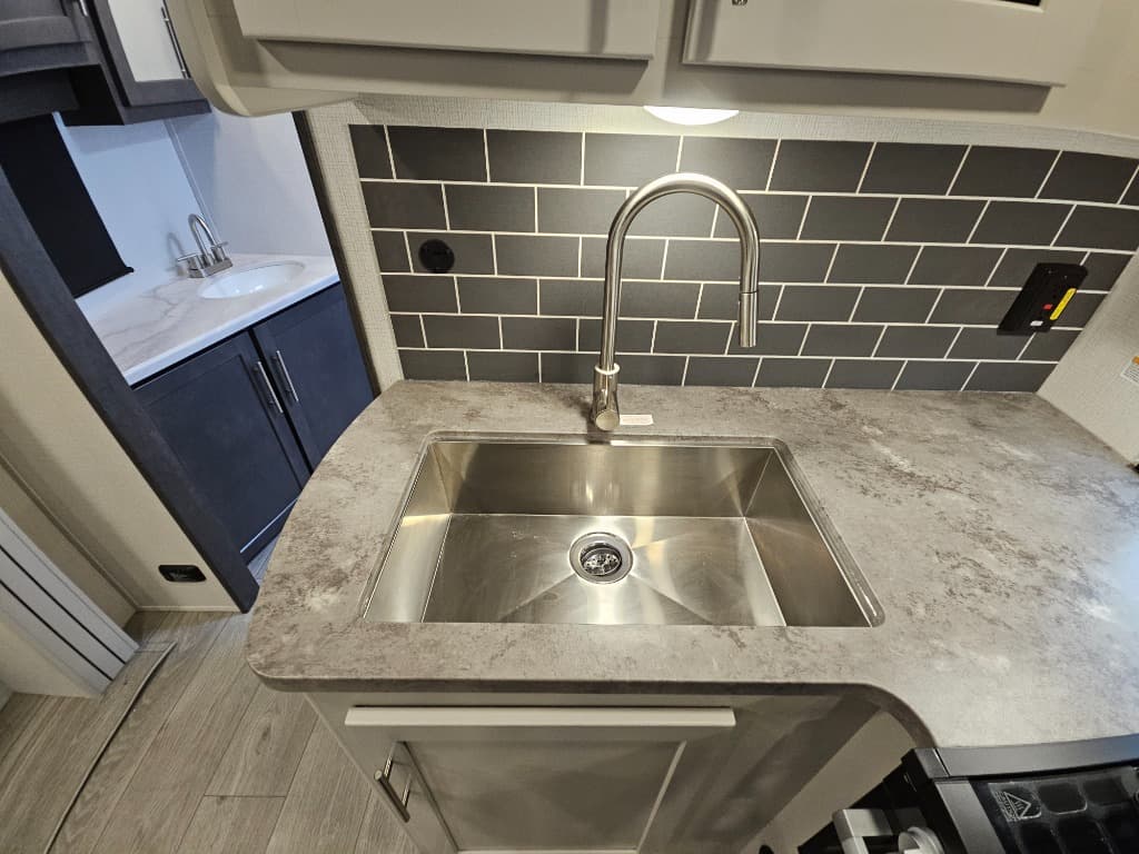 2025 Keystone RV 2025 Keystone RV Cougar Half-Ton - thumbnail 27