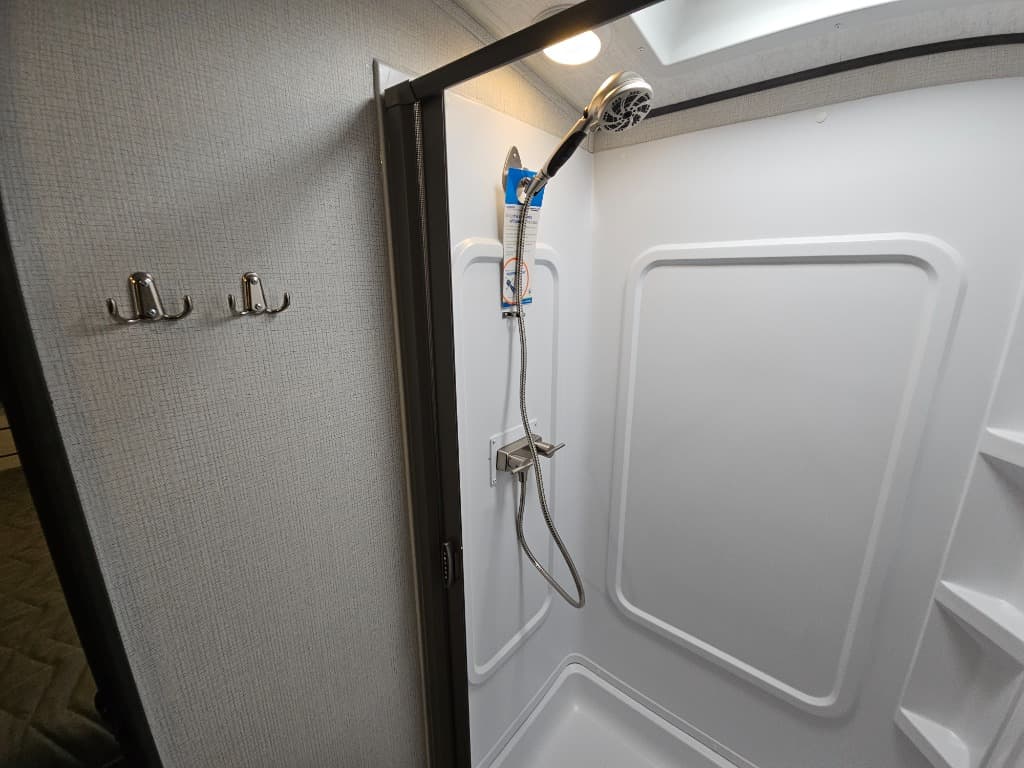 2025 Keystone RV 2025 Keystone RV Cougar Half-Ton - thumbnail 30