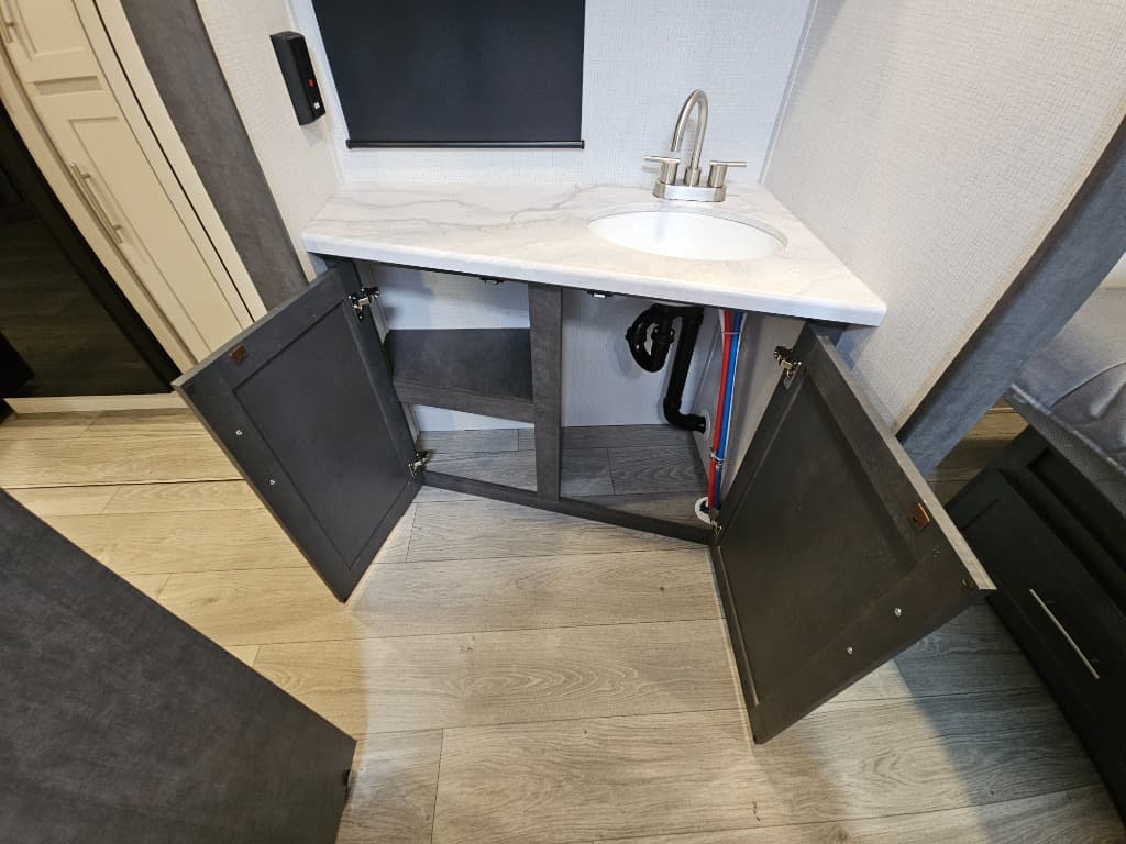 2025 Keystone RV 2025 Keystone RV Cougar Half-Ton - thumbnail 34