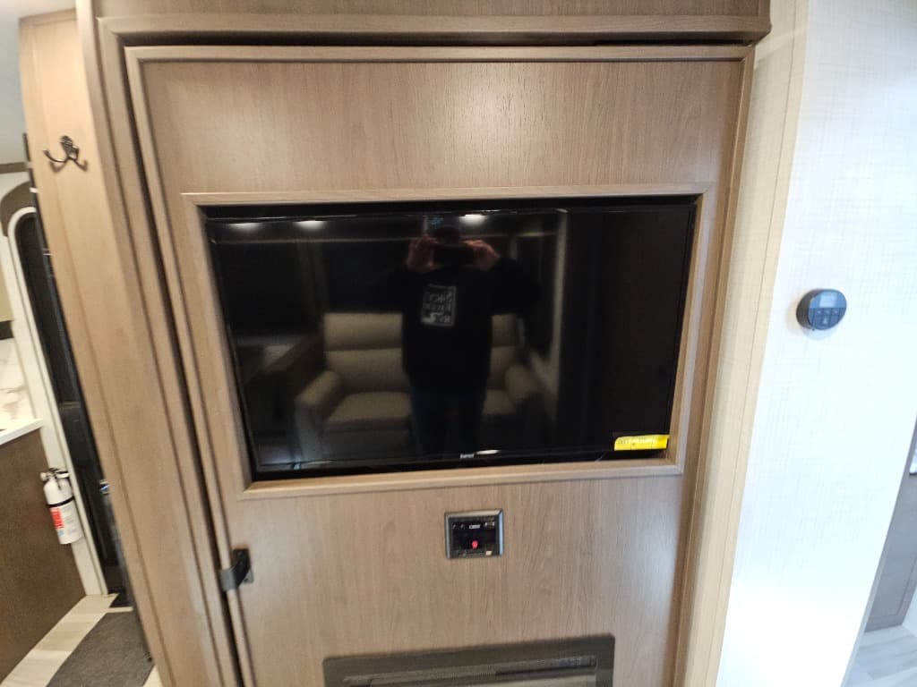 2026 Keystone RV 2026 Keystone RV Cougar Half-Ton - thumbnail 14